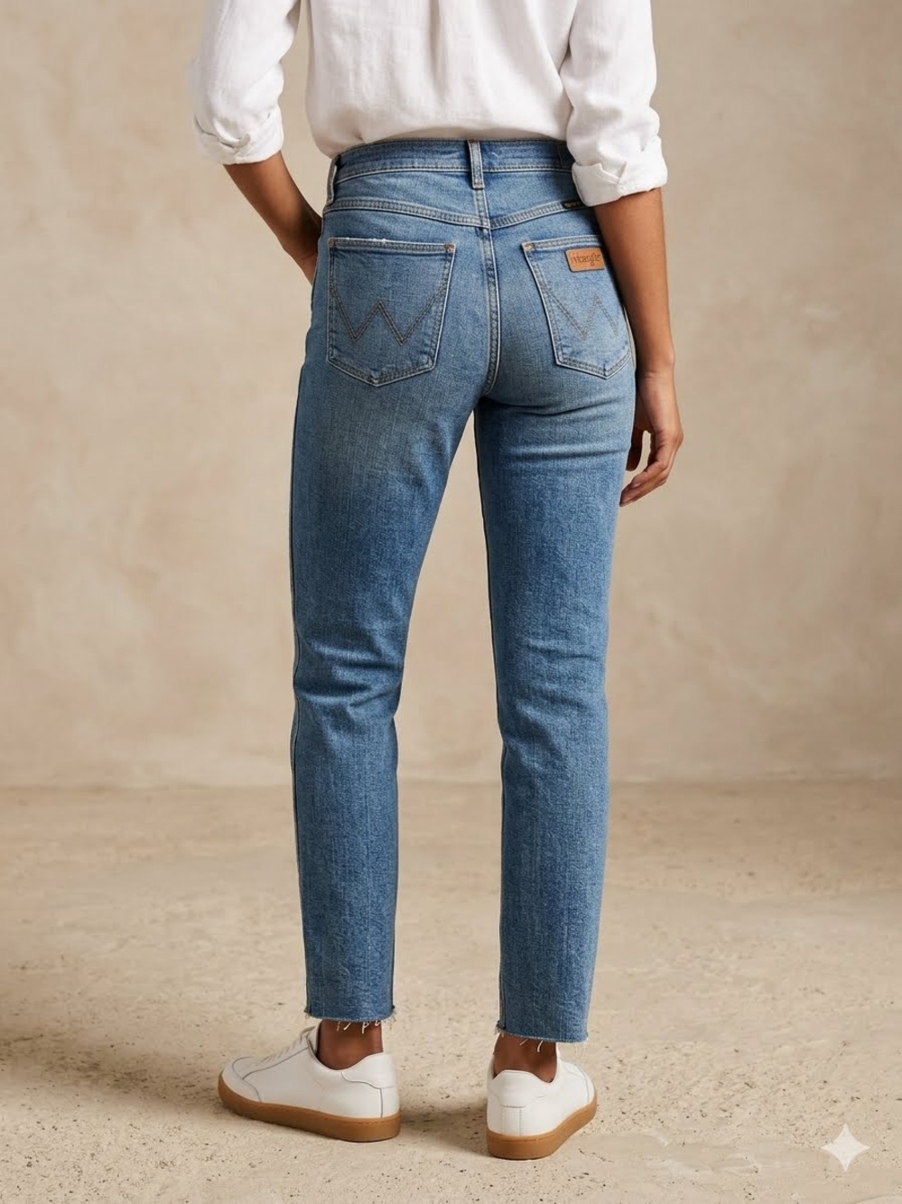 Wrangler Women’s Straight Leg Cropped Jeans